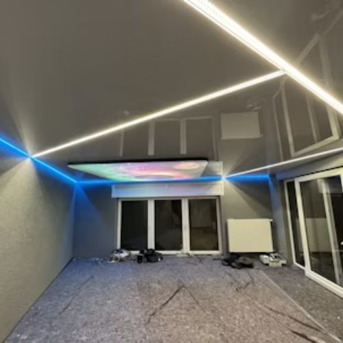 LED Lichtleiste im Wohnzimmer und Himmeldecke