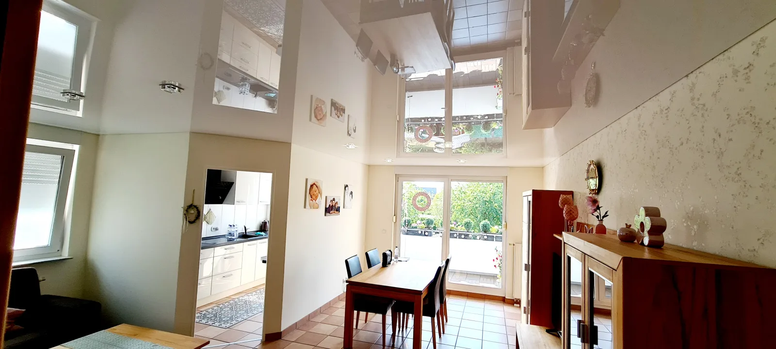 Spanndecke im Wohnzimmer als ausgeführtes Spanndecken-Projekt